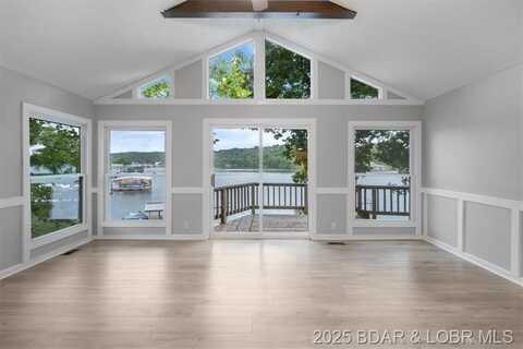 25119 Mcdonald Street, Versailles, MO 65084