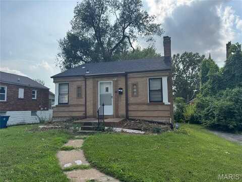 213 Henquin Drive, Ferguson, MO 63135