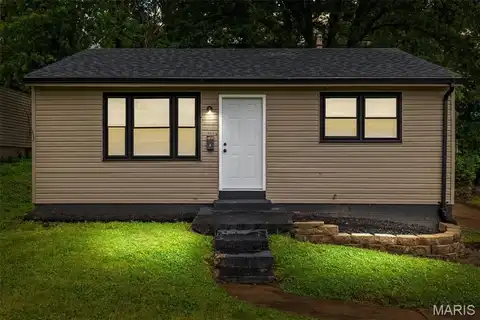 8950 Higginson Drive, Bel-Ridge, MO 63121