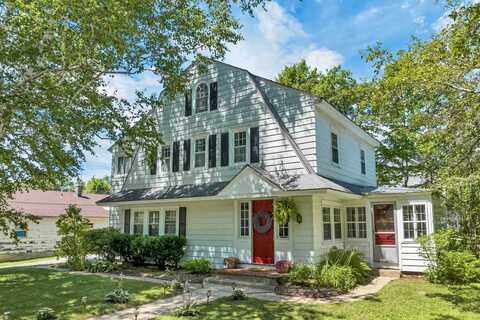 8 Garland Street, Plymouth, NH 03264