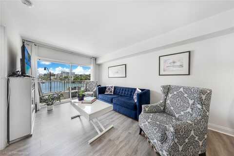 2600 Collins Ave, Miami Beach, FL 33140
