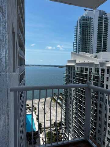 1200 Brickell Bay Dr, Miami, FL 33131