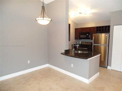 2820 N Oakland Forest Dr, Oakland Park, FL 33309