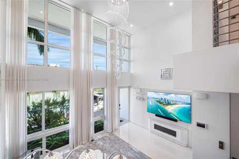 31 N Shore Dr, Miami Beach, FL 33141