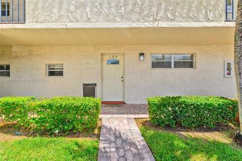 681 S Hollybrook Dr, Pembroke Pines, FL 33025
