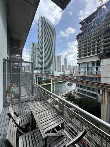 690 SW 1st Ct, Miami, FL 33130
