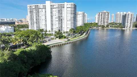2780 NE 183rd St, Aventura, FL 33160