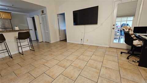 4092 NW 87th Ave, Sunrise, FL 33351