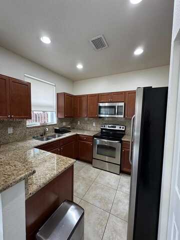8795 NW 112th Path, Doral, FL 33178
