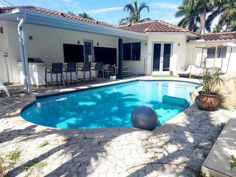 1116 N 13th Ct, Hollywood, FL 33019