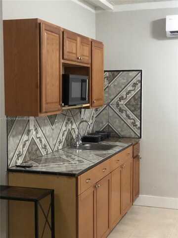 9710 NW 24th Ct, Sunrise, FL 33322