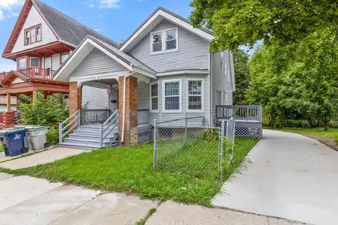 3153 N Dr William Finlayson St, Milwaukee, WI 53212
