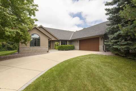 S22w36236 Countryside Ln, Dousman, WI 53118