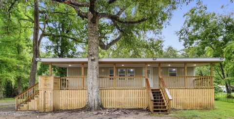 2109 Pascagoula River Drive, Lucedale, MS 39452