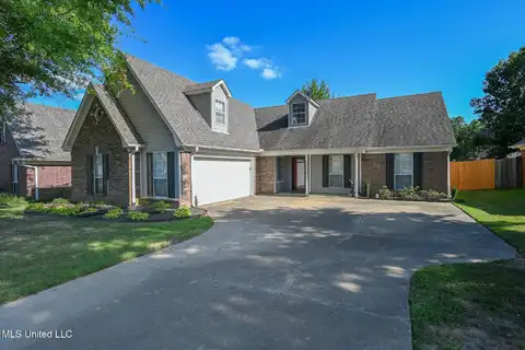 1367 N Pendulum Drive, Hernando, MS 38632