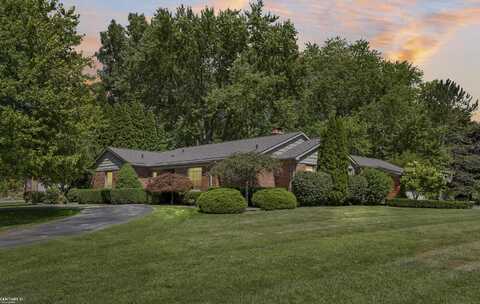 6004 Hickory, Washington, MI 48094