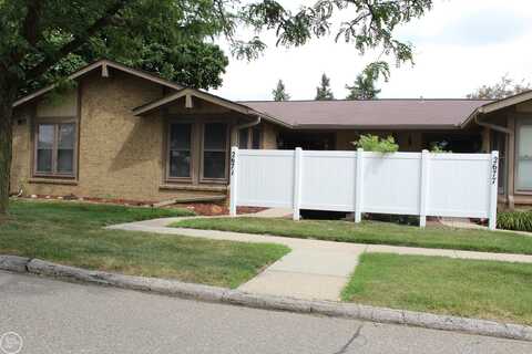 2671 Roundtree, Troy, MI 48083
