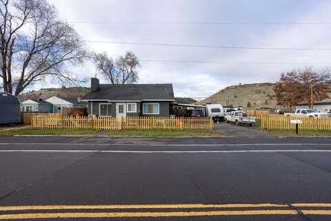 12 SW 2nd Street, Madras, OR 97741