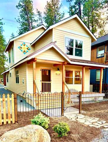 347 W Jefferson Avenue, Sisters, OR 97759