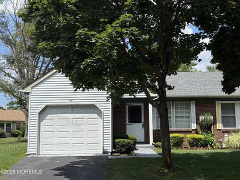 3 Norwich Drive, Whiting, NJ 08759