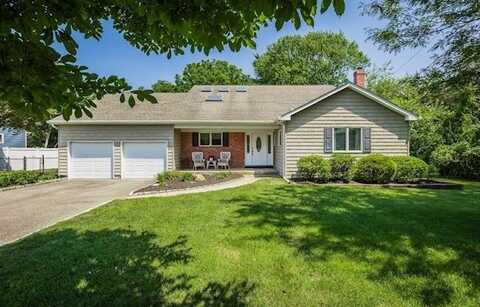 32 Merrivale Drive, Smithtown, NY 11787