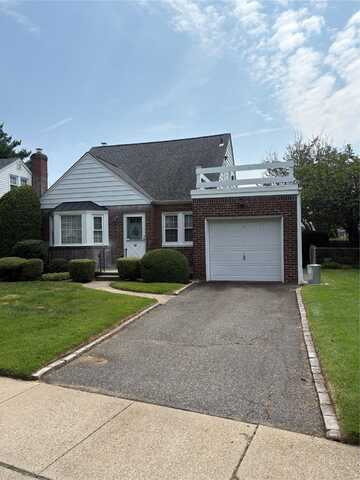 38 Surrey Road, New Hyde Park, NY 11040