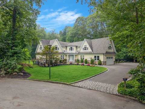 5 Ivory Court, East Northport, NY 11731