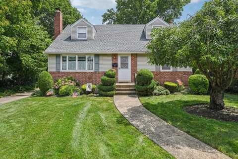 91 Dewey Avenue, Albertson, NY 11507