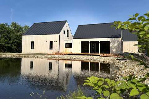 11 Iron Bluff Road, Lincolnville, ME 04849