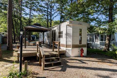 1 Robinson Way, Kennebunk, ME 04043