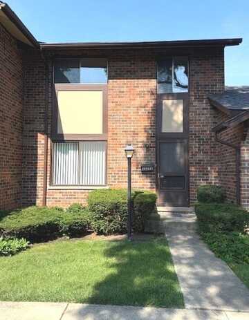 1s246 Stratford Lane, Villa Park, IL 60181