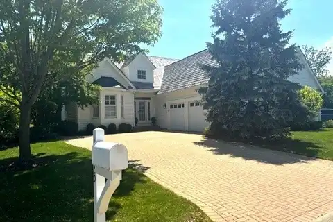 1775 W Newport Court, Lake Forest, IL 60045