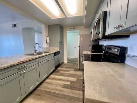 1010 E Washington Avenue, Escondido, CA 92025