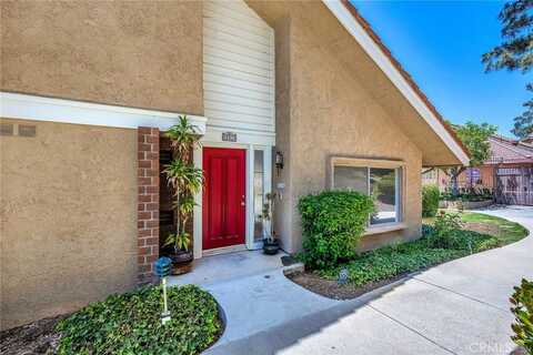 335 Sprucewood Avenue, Oak Park, CA 91377