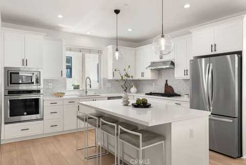 608 Malibu, Costa Mesa, CA 92627