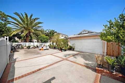 11457 Oxnard Street, North Hollywood, CA 91606