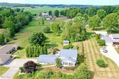 5161 State Route 516 NW, Dover, OH 44622