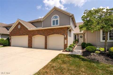 270 English Lakes Boulevard, Amherst, OH 44001