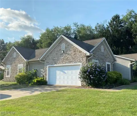 133 Heritage Green Lane unit: 133, Dalton, OH 44618