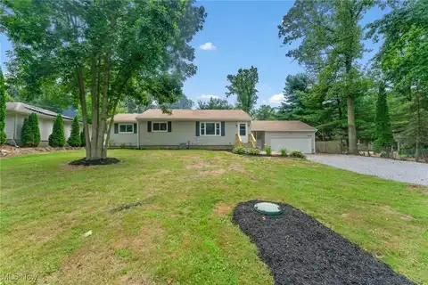 2687 Seifert Lewis Road, Hubbard, OH 44425