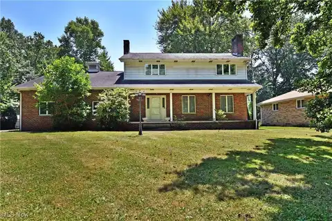 3120 Meadow Lane NE, Warren, OH 44483