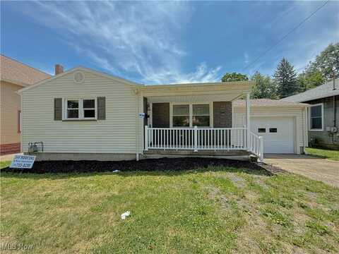 2577 E Midlothian Boulevard, Struthers, OH 44471