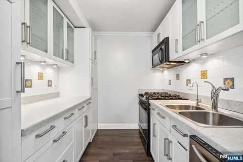7004 JFK Blvd E 9MM, Guttenberg, NJ 07093