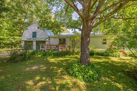 71 Mays Way, Tamworth, NH 03890