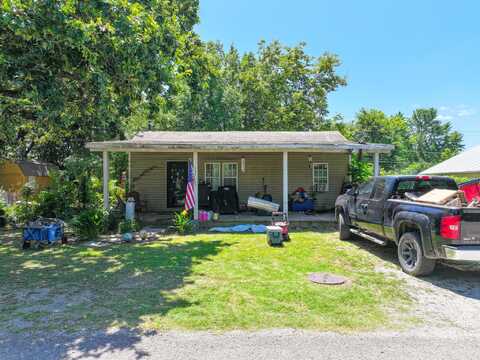 137 W Cheyanne Avenue, Langley, OK 74350