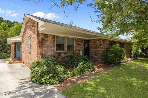 651 W Shore Drive, Swansboro, NC 28584
