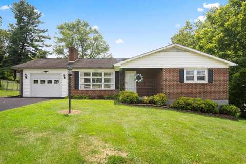 2070 Twin Oaks Avenue, Pulaski, VA 24301