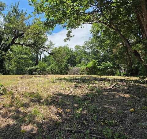 219 S Main, Bonham, TX 75418