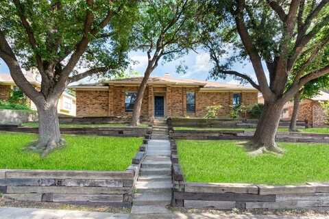 1724 Saint James Drive, Carrollton, TX 75007