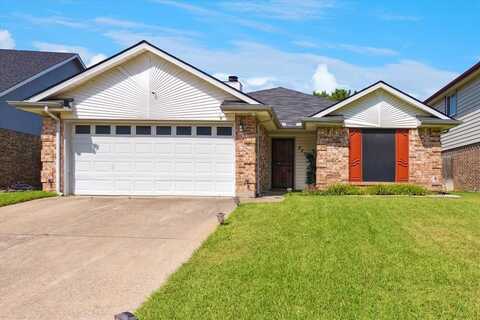 2232 Turf Club Drive, Arlington, TX 76017